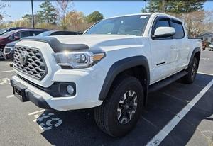 Toyota Tacoma Pickup 2020 Très Propre, Moteur 4.1L à Aspiration Naturelle, Boîte Automatique, Sièges en Cuir, Toit Ouvrant - Product Image 2