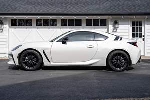 Toyota GR/86 Premium 2023, Automático, Turbo, Cuero, R18, Aleación de Aluminio, Techo Panorámico - Product Image 5