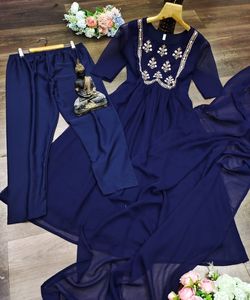 Rich Look Designer Seasonable Collection Net Silk Grey Color Ocasión especial Fancy Indian Women Wear Precio mayorista en Surat Ethnic - Product Image 6