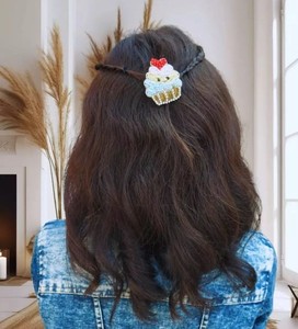 Pinzas para el pelo bordadas a mano hechas a medida para niños en diseño de estrella de mar también se pueden utilizar para fines de reventa. - Product Image 5