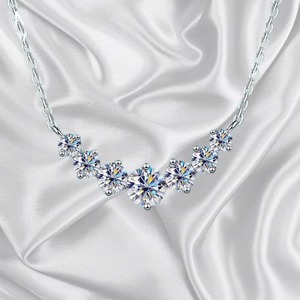 Pendentif en diamant Moissanite de forme ronde blanche Beau pendentif en argent sterling 925 Pendentif personnalisé Cadeau pour elle - Product Image 6