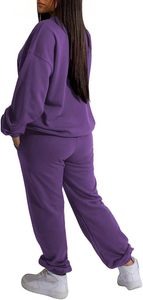 Conjunto de chándal elegante y elegante para hombres y mujeres, perfecto para amantes de la ropa de calle y la moda urbana moderna - Product Image 2