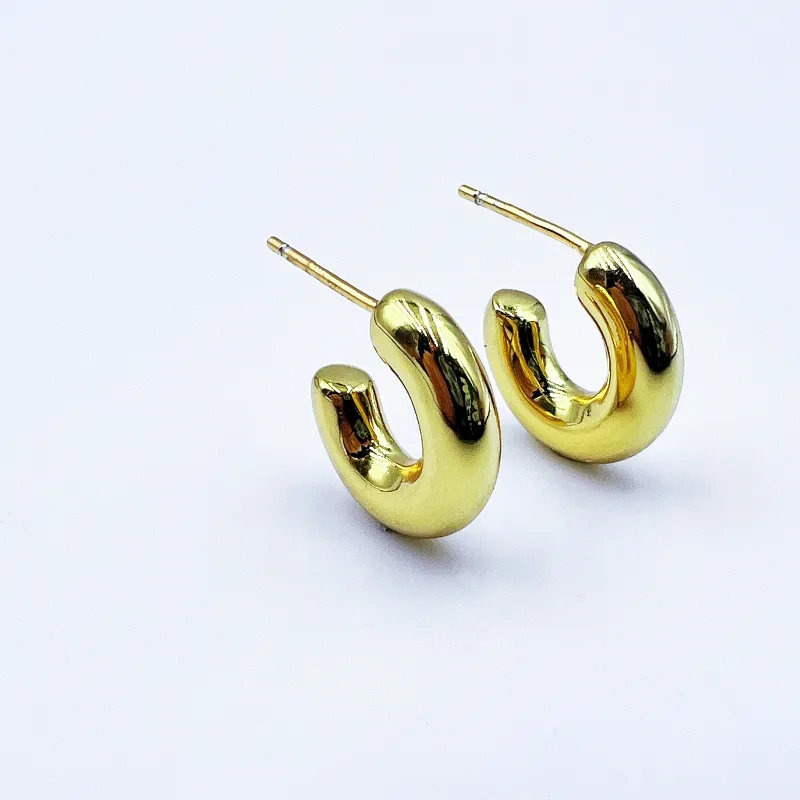 Factory Wholesale Glossy Gold CC Shaped Punk Earrings 925 Sterling Silver Waterproof Thick Stud Earrings Jewellery