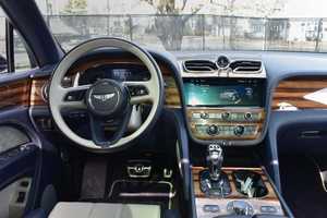 SUV 2024 USADO EN EXCELENTES CONDICIONES, Tracción en las Cuatro Ruedas, Caja de Cambios Automática, Cámara Trasera, Gasolina, Volante a la Izquierda, Asientos Oscuros, Faros LED, Techo Corredizo - Product Image 4