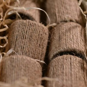 Nouveauté Anneaux de serviette de mariage écologiques en bambou tissé à la main avec des perles en bambou et des glands en corde de chanvre naturelle - Product Image 1