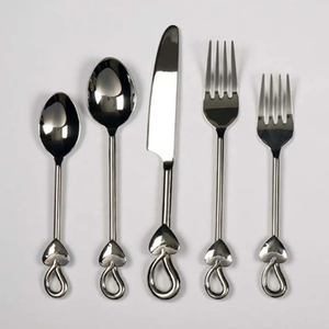 Juego de cubiertos de acero inoxidable color gris de nuevo diseño con mango único en forma de ancla, perfecto para una cena elegante en casa. - Product Image 3