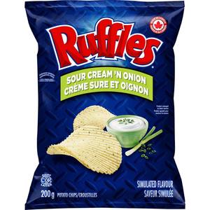 Ruffles chips de pommes de terre épicées au cornichon 8oz - Product Image 3