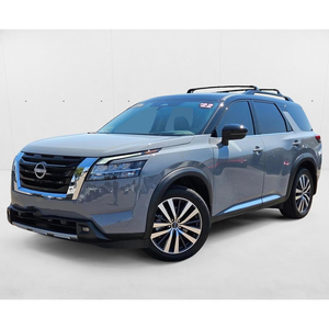 Le Japon a utilisé un SUV 4x4 puissant Ni-ssan Pathfinder Diesel avec des équipements modernes de confort et de sécurité - Product Image 1