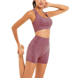 Conjunto de sujetador y pantalones cortos de yoga para mujer de talla grande al por mayor con logotipo de cinturón frontal, ropa de entrenamiento deportiva de 2 piezas ecológica de secado rápido - Product Image 1