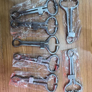 Support de taureau de style professionnel Prime vet Harms 7.5 "| Support de nez de bétail en acier de haute qualité pour les fermes laitières. - Product Image 6