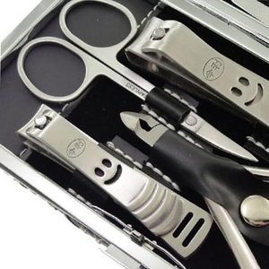 Kit de manucure Myrva 12 pièces en acier inoxydable, style classique, pour adultes, avec étui - Product Image 3