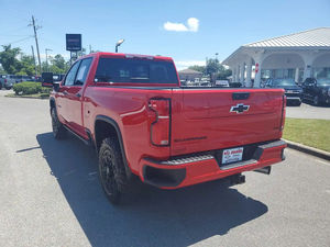 Producto original usado: Chevrolet Silverado 3500 HD LTZ 2024, tracción en las cuatro ruedas, cabina doble, usado. - Product Image 2