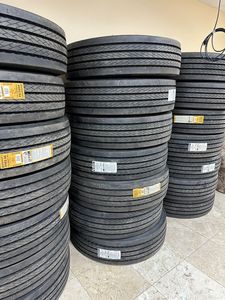 Neumáticos Radiales Sólidos Nuevos de China para Auto/Camión 235/55ZR17, 5 Años de Garantía, Venta al Por Mayor, Mejor Calidad - Product Image 3