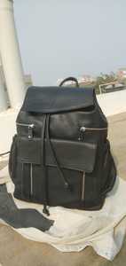 custom hand made 100% leather back packs ideal for leather accessory stores and travel supply stores for resale - Product Image 3