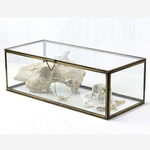 Boîte de rangement en verre avec cadre en métal doré, organisateur élégant et boîte de rangement pour accessoires, boîte à bijoux rectangulaire en finition antique - Product Image 1