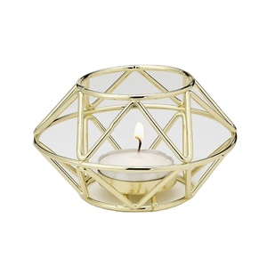 Support de lampe à thé en fer doré poli de luxe avec design standard, parfait pour la maison et les événements, objet décoratif haut de gamme - Product Image 1