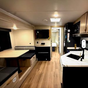 Offre spéciale : NEATLY Used New 2026 East To W-e-s-t Acc l-a-i-m 255 0DS - Product Image 3