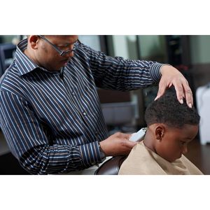 Recortadora de Pelo Inalámbrica Profesional T-Outliner, Afeitadora Eléctrica de Barba con Cuchilla en T Ajustable de Acero Inoxidable, Operación Francesa - Product Image 6