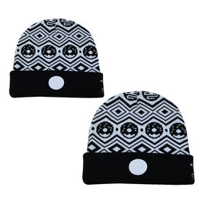 Gorras Beanie de último estilo para hombres y mujeres en color negro Gorras al por mayor Proveedor con su propio logotipo Gorros Gorras - Product Image 6