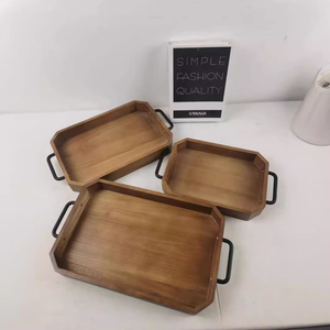 Plateau de service en bois rustique, écologique et durable avec poignées, design rectangulaire pour la présentation d'aliments et de boissons - Product Image 2