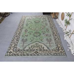 Tapis turc vintage 5.9x9.1ft vert beige tissage plat en laine avec motif patchwork pour décorations de salon ou couloirs - Product Image 1