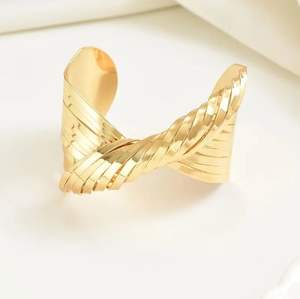 CleanDesign Metal <b>Bracelet</b> Focuses On Simplicity Comfort And Reliable Everyday Wear Performance - Product Image 4