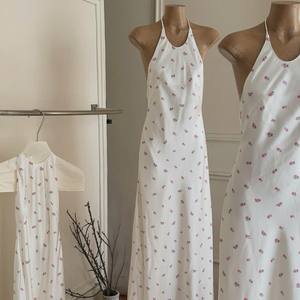 Vestido Maxi de Verano para Mujer, Diseño Floral Blanco, Cuello Halter, Espalda Descubierta, Cintura Ajustada, OEM ODM - Product Image 2