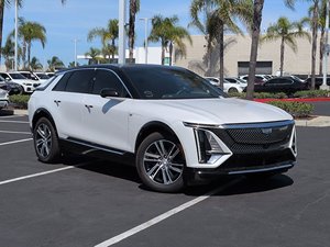 Cadillac LYRIQ 2025 d'occasion, propre, luxe, électrique, transmission intégrale - Product Image 3