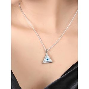 Colgante de Plata 925 con Ojo Turco y Triángulo Geométrico para Hombre y Mujer - Regalo para Hermana, Novio o Amiga - Product Image 2