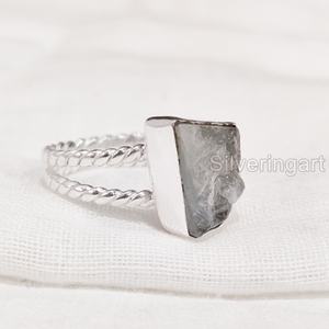 แหวนเงินแท้ 925 ประดับพลอยอะความารีนธรรมชาติ ดีไซน์เกลียวคู่ สำหรับผู้หญิง  หินดิบ  ประจำเดือนมีนาคม - Product Image 3