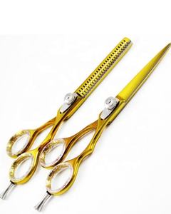 Ciseaux de coiffure professionnels dorés de 5,5 pouces J2 4Cr13, lame aiguisée, manche moyen, pour droitiers, ensemble de barbier - Product Image 1