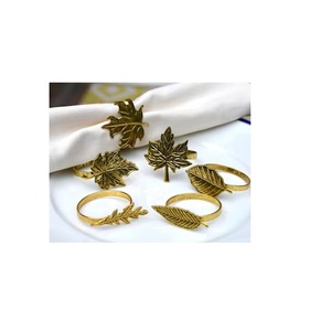 Rond de serviette en laiton forme de feuille différente Styles de serviette en laiton de luxe Porte-anneau Accessoires en or Anneau de serviette Forme de bracelets en or - Product Image 1