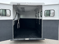 Remorque pour 3 chevaux la plus vendue, remorque pour bétail, remorque pour chevaux d'occasion, remorques de transport de chevaux de haute qualité