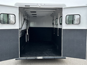 Remolque para 3 Caballos Más Vendido, Remolque para Ganado Usado, Remolque para Caballos de Alto Estándar, Remolques para Transporte de Caballos - Product Image 6