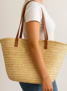 Sac fourre-tout en paille tissé à la main avec poignées en cuir, panier de plage d'été - Product Image 3