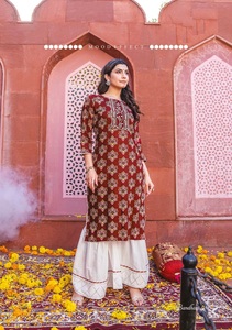 El último vestido estampado Heavy Rayon Bandhej con bordado Gotta Pati y colección de trajes de trabajo de encaje - Product Image 4