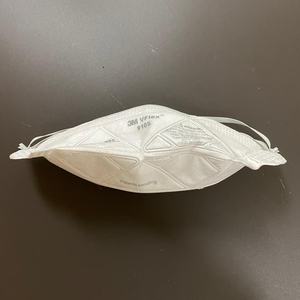 Masque anti-particules jetable 3M 9105 VFlex à 4 couches en tissu non tissé, protège contre les poussières non à base d'huile et les vapeurs inorganiques - Product Image 2