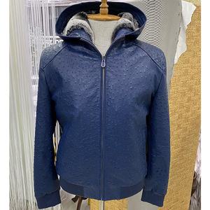 เสื้อแจ็กเก็ตหนังนกกระจอกเทศสำหรับผู้ชาย,เสื้อแจ็กเก็ตหนังวัวสีเทามีฮู้ดพิมพ์ลายนูนหรูหราใหม่ - Product Image 2