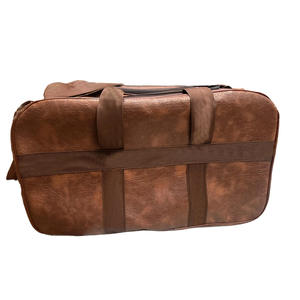 Weekender personnalisé en cuir PU végétalien sac polochon de voyage décontracté pliable avec fermeture à glissière en cuir véritable élégant - Product Image 3