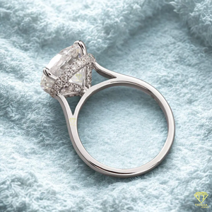 Anillo chapado en oro de 14K con diamante cultivado en laboratorio de solitario de corte brillante redondo con halo oculto para boda y fiesta de compromiso elegante - Product Image 3