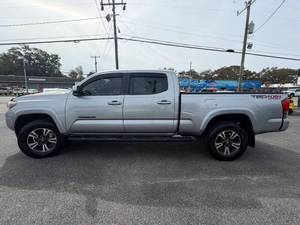 Precio bajo, Toyota Tacoma 2017, auto usado en venta - Product Image 4