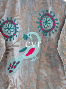 Manteau de luxe pour femme en velours brodé à la main, style Suzani, éco-responsable, fait main, pour l'hiver, style bohème, idéal pour les fêtes - Product Image 3