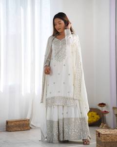 Presentamos el Nuevo Lehenga Choli de Algodón para Mujer, con Bordado Intenso y Lentejuelas, Completamente Cosido, Reversible, Casual, para Todas las Temporadas - Product Image 1