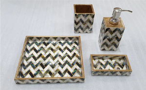 Juego de bandejas para servir de madera recubiertas de esmalte redondo hecho a mano, juego de bandejas de cocina de resina y MDF de lujo con pájaros decorativos de oro blanco - Product Image 5