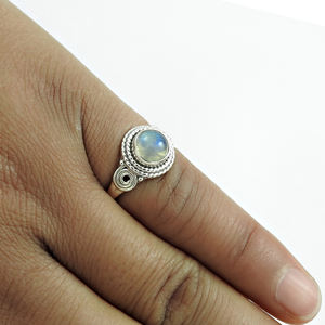 Bague en pierre de lune arc-en-ciel à la mode beauté bagues en pierres précieuses naturelles 925 en argent Sterling vente en gros fabricant de bijoux de conception personnalisée - Product Image 2