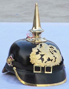 New Condition Roman German Prussian Helmet Imperial German Pickelhaube Leather Craft for Men Wholesale Price - Product Image 6