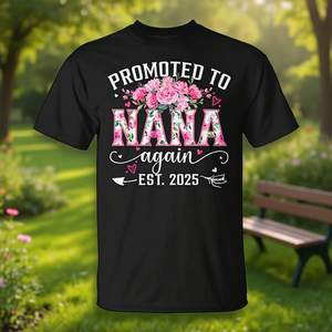 T-shirt floral « Promue à nouveau Nana » Est 2025 pour cadeau de grand-mère - Product Image 3