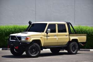 Camioneta doble para TOYOTA LAND CRUISER 79, modelo 2022, V8, 4.5L, TD, MT, XTREME - Product Image 2