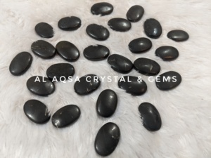 Shungita negra energética natural al por mayor, artesanías de piedra semipreciosa de alta calidad en corazones ovalados e hinchados para protección - Product Image 2