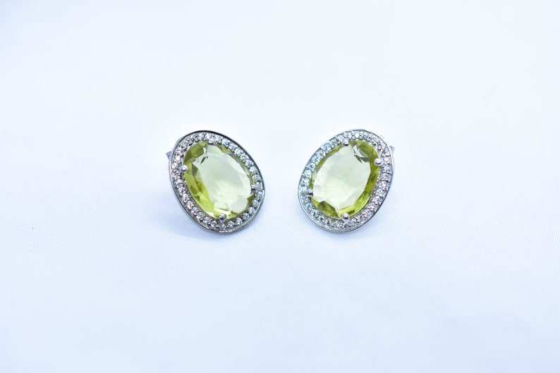 ตามภาพที่แสดง